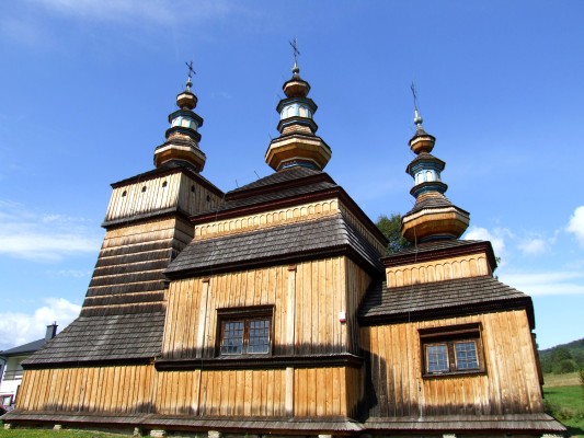 8458 Krempna – původně řeckokatolický (nyní římskokatolický) kostel sv. Kosmy a Damiána